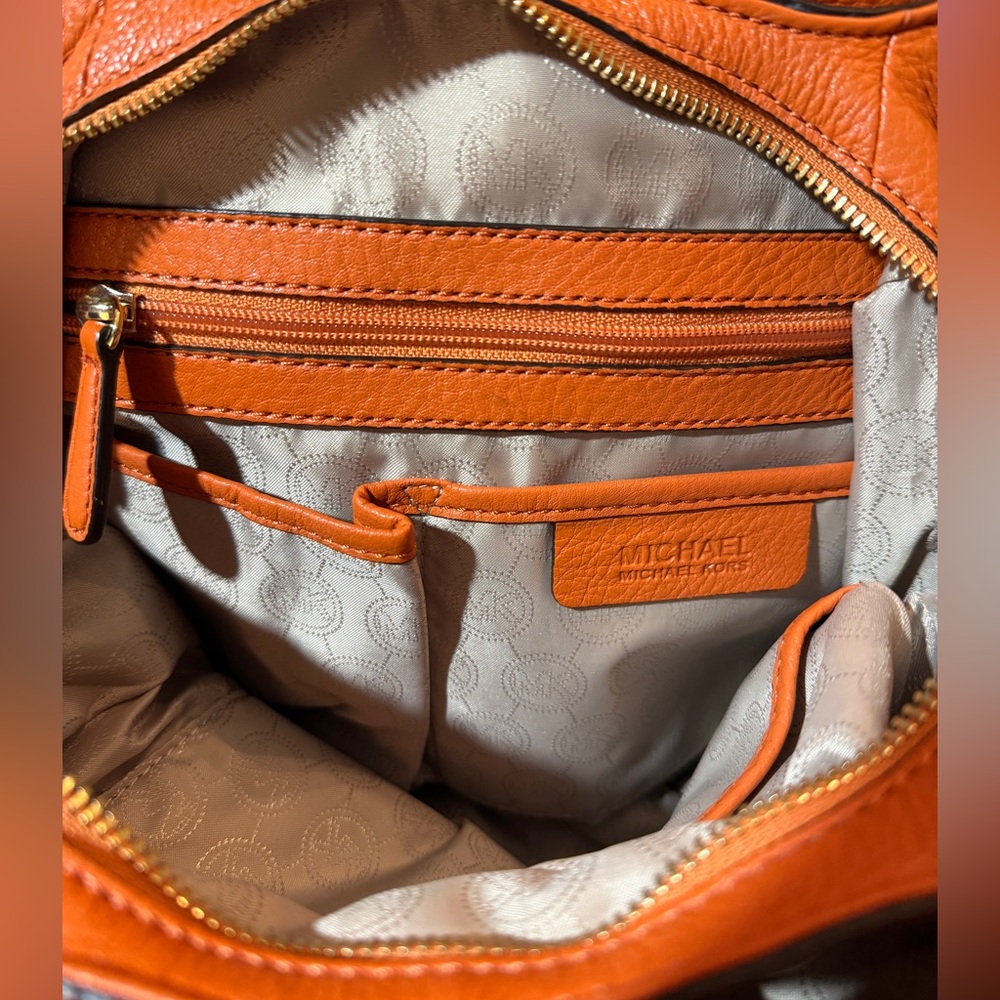 Michael Kors Burnt Orange Pebbled Leather Shoulder Hobo 🤩🧡 - Picture 13 of 13